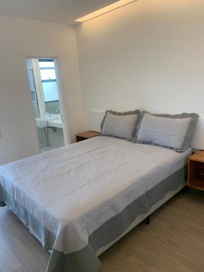 Flat Com 65 Metros; Sala; Duas Suites; Cozinha Recem-Reformado Rio de Janeiro Exterior foto